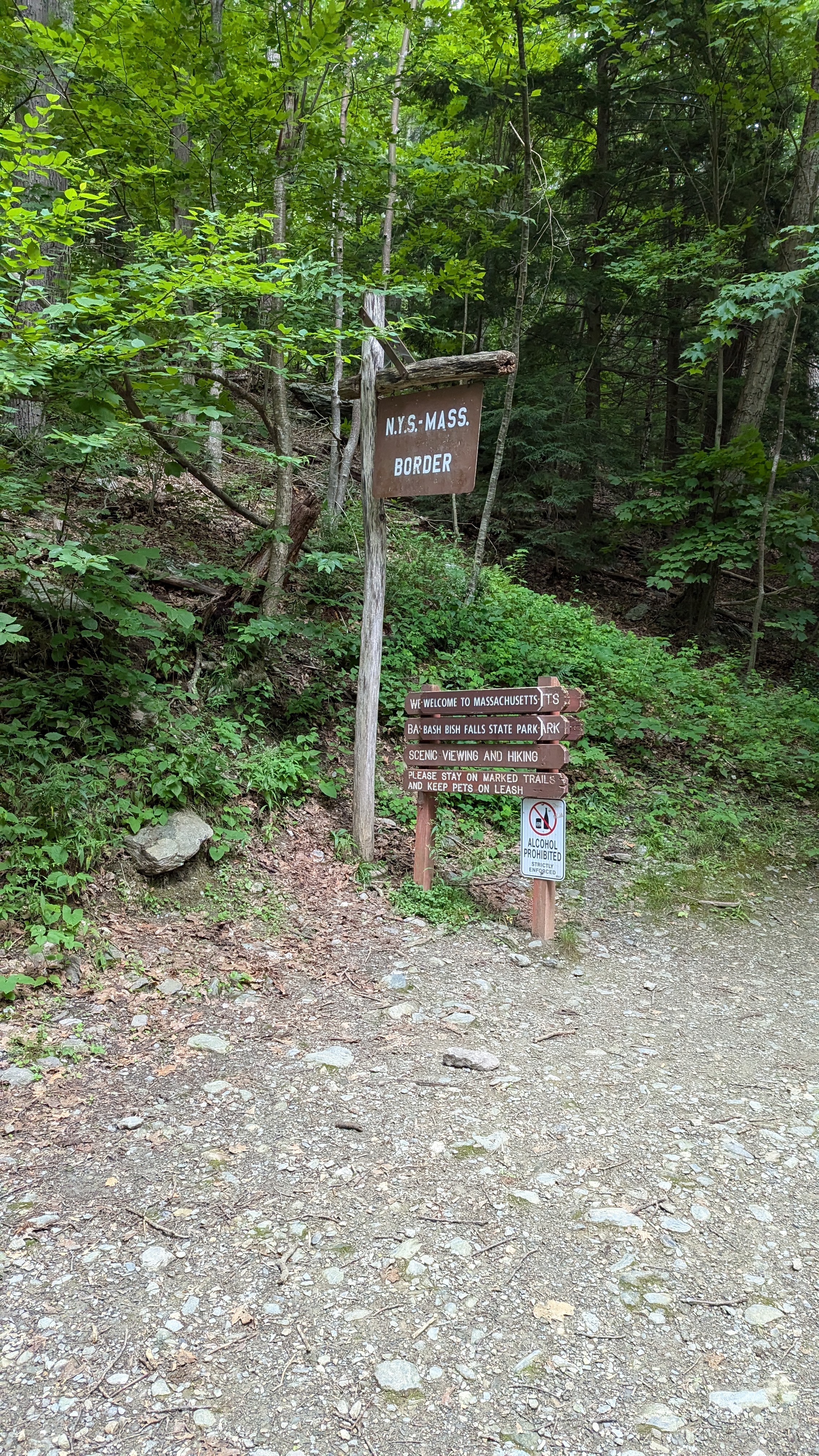 a photo of the border sign announcing you're leaving New York for Massachusetts